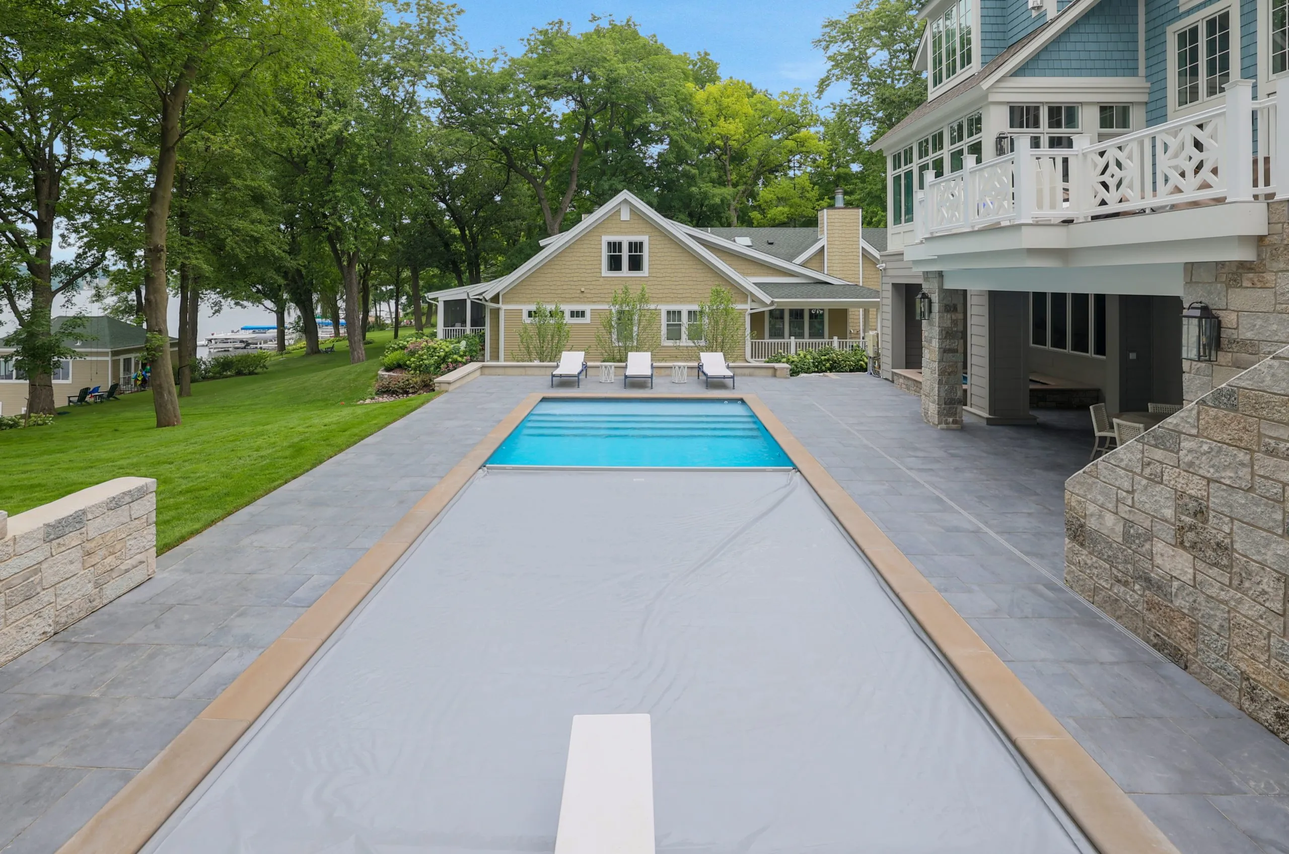 automatic pool cover closing